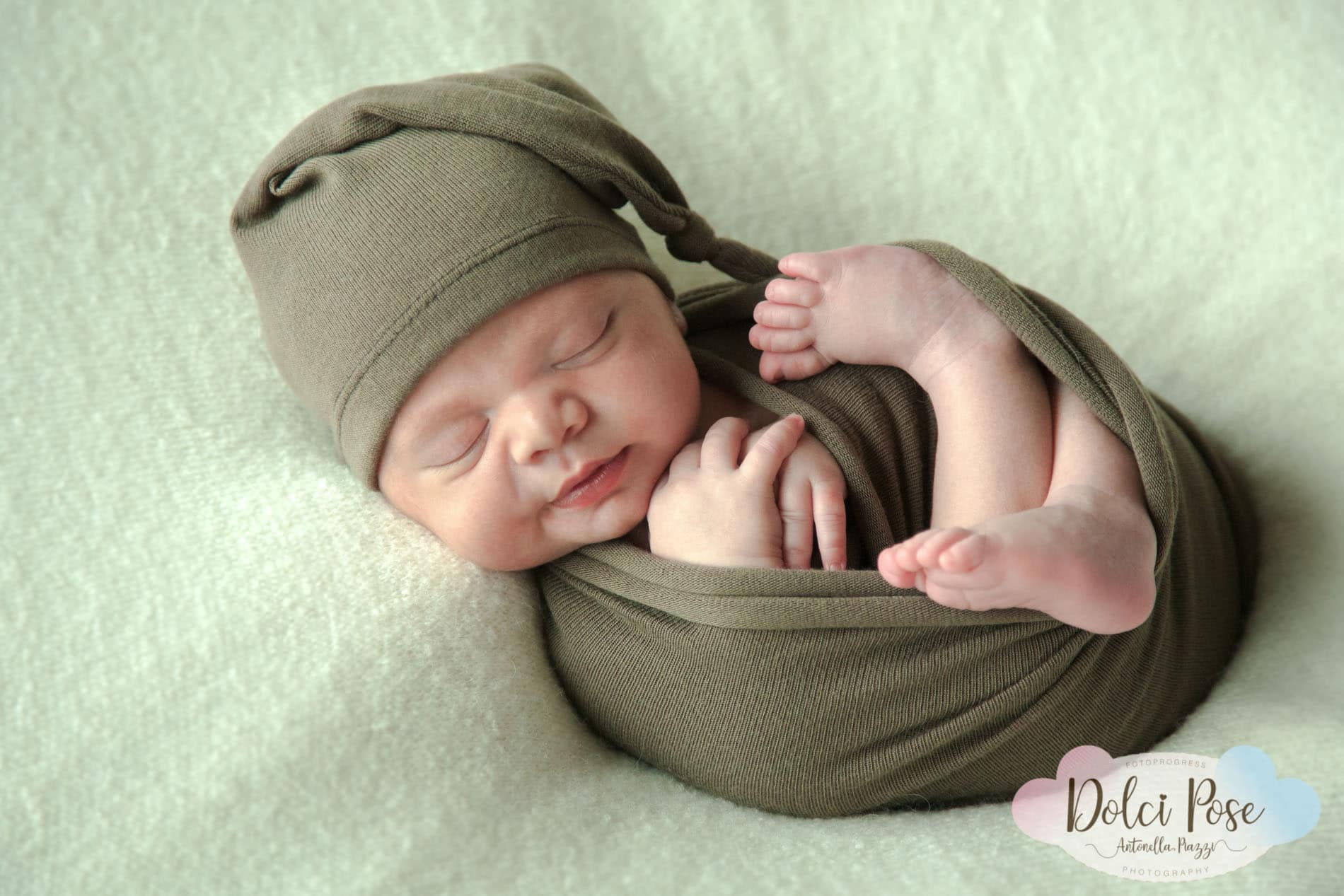 Antonella Piazzi, fotografo Newborn a Bologna. Servizio fotografico maternità e neonati. Sessioni fotografiche pancia e pancione, foto gravidanza, maternity, dolci pose, body painting, bimbi e bambini 0-12 anni, presso studio fotografico Fotoprogress Budrio