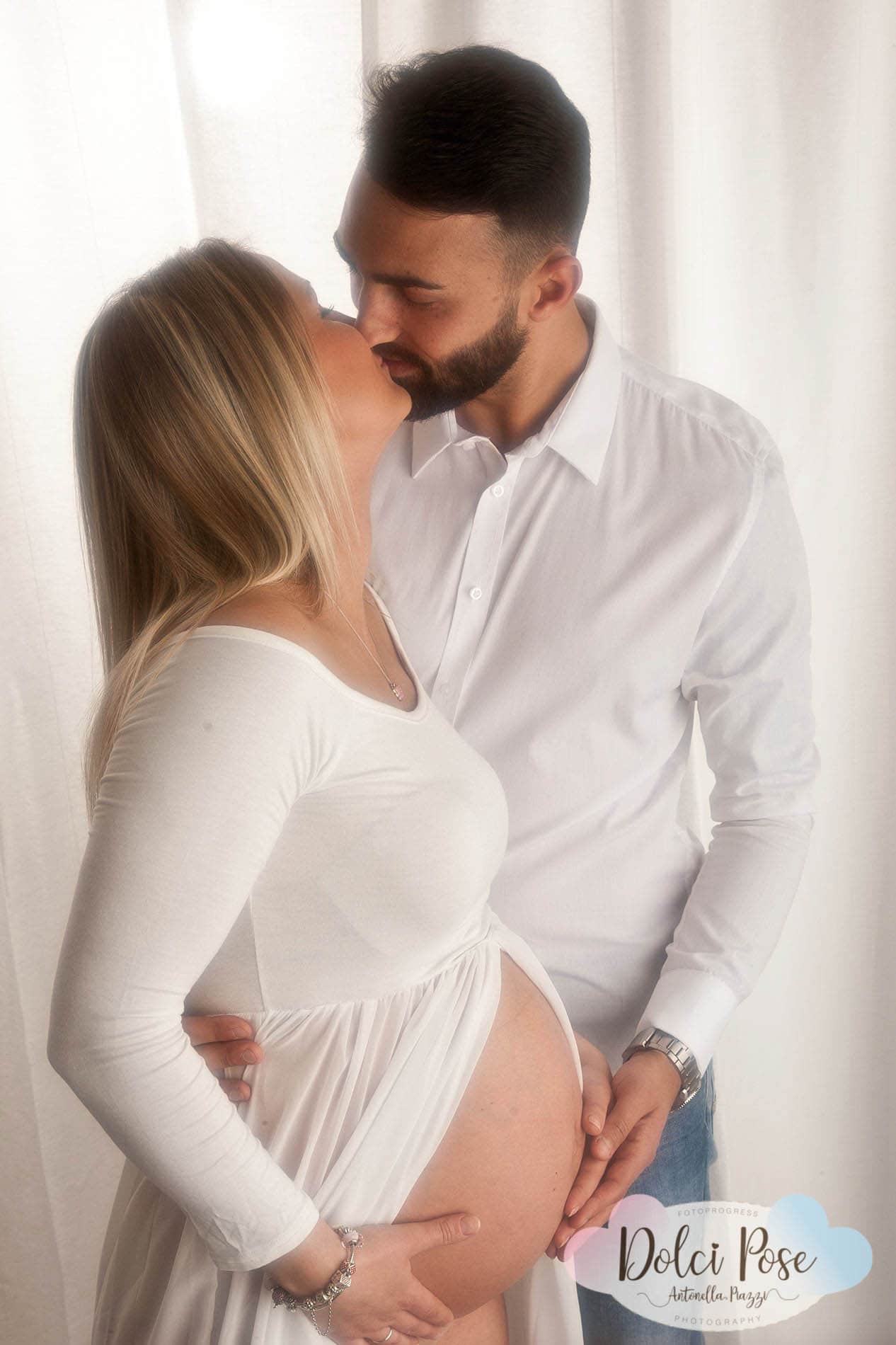 IMG_8551_newborn-neonati-fotografo-budrio-fotoprogress-antonella-piazzi-antonellapiazzi-studiofotografico-bambini-gravidanza_pancia-pancione